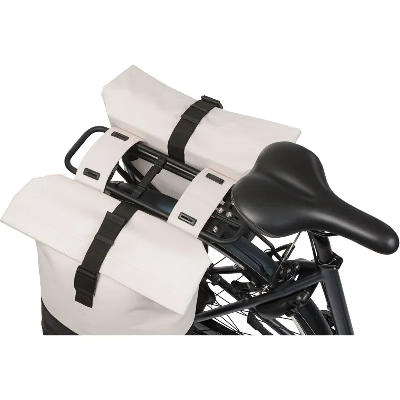 Basil Cove 28-32l Double Pannier Bag in Off-White/Black-4