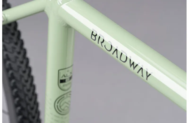 2021 Genesis Broadway Hybrid Bike in Green-5