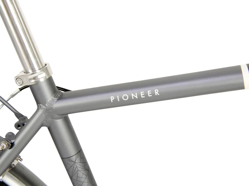 2020 Raleigh Pioneer Crossbar Hybrid Bike in Grey-5