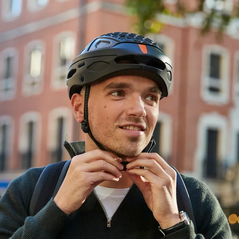 Newlane Folding Helmet In Black and White-4