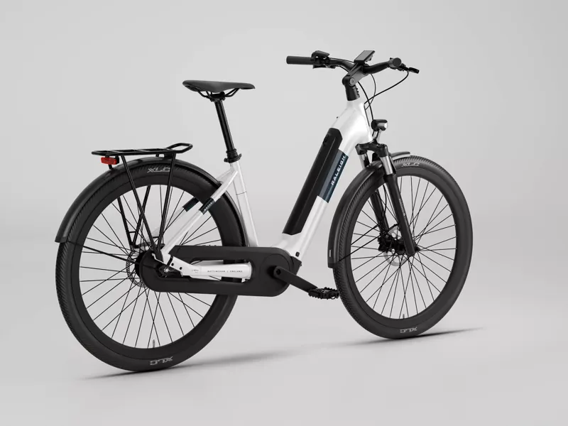 Raleigh Motus - Hub Gear Electric Bike Low Step -  White-4