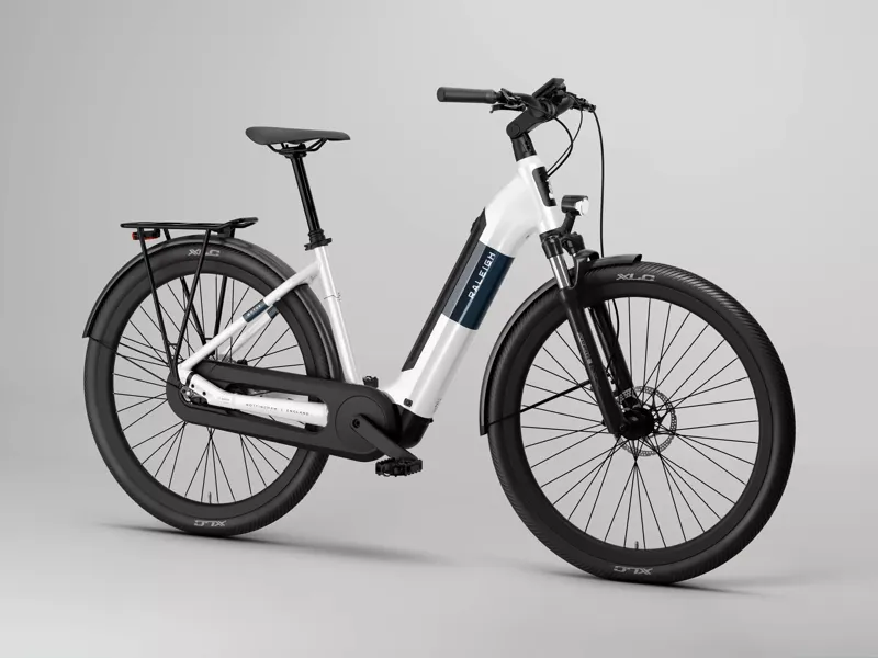 Raleigh Motus - Hub Gear Electric Bike Low Step -  White-3