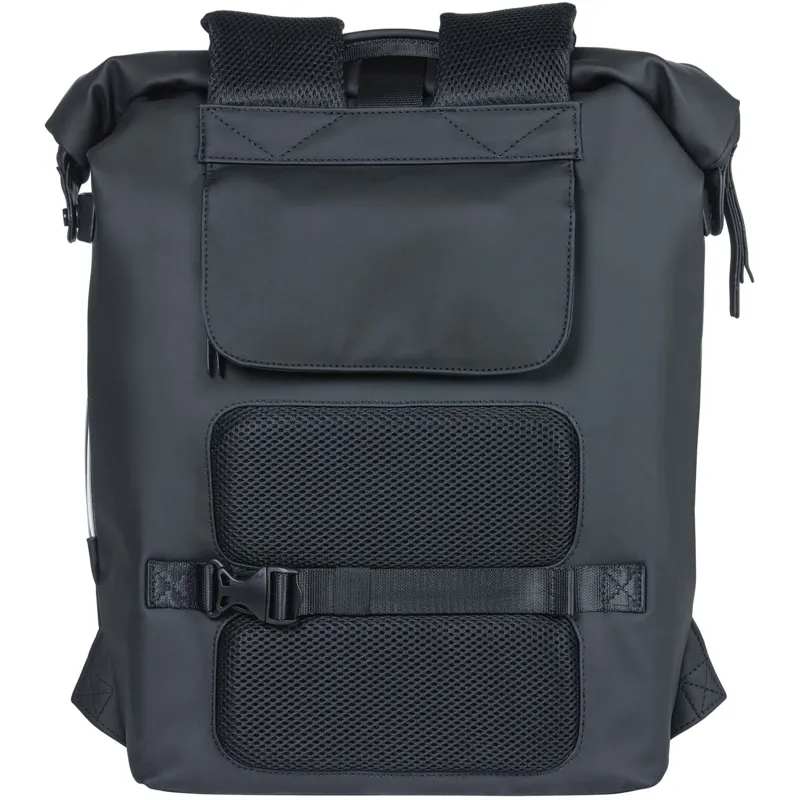 Basil SoHo 17L Backpack in Black-2