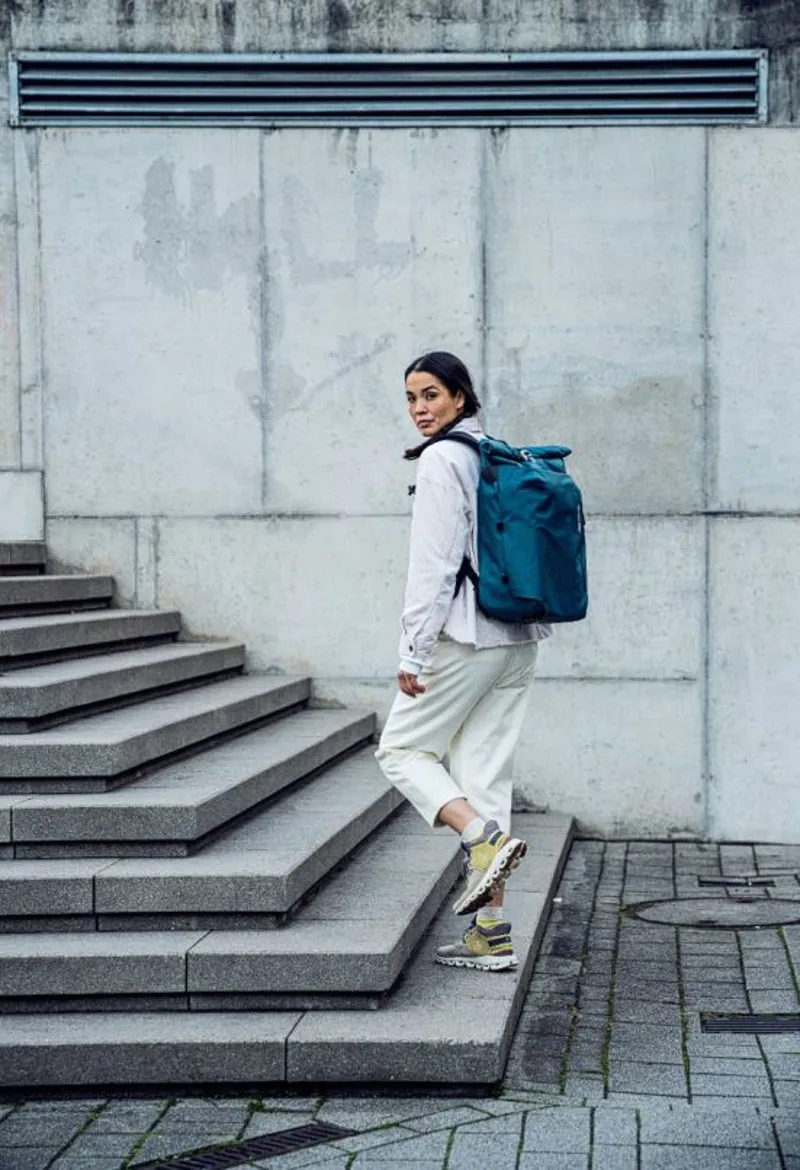 ORTLIEB Vario 26L QL2.1 2 in 1 Backpack and Pannier Bag in PETROL BLUE-10