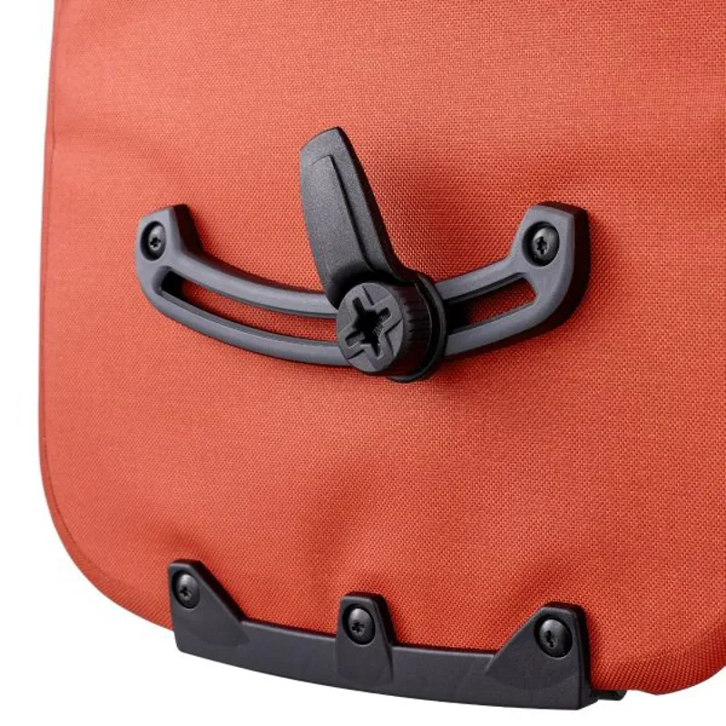ORTLIEB Vario 26L QL2.1 2 in 1 Backpack and Pannier Bag in ROOBIOS ORANGE-6
