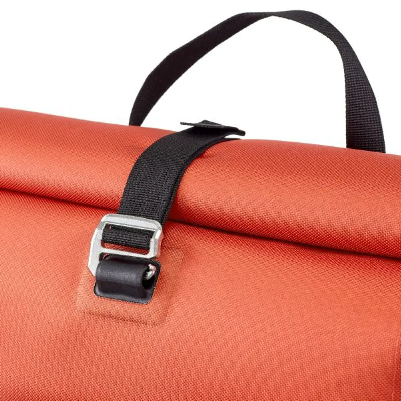 ORTLIEB Vario 20L QL2.1 2 in 1 backpack and pannier bag in ROOBIOS ORANGE-7